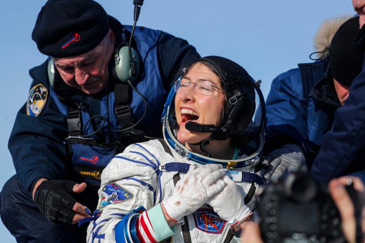 Uzayda En Uzun Süre Kalan Kadın Astronot Dünyaya Döndü